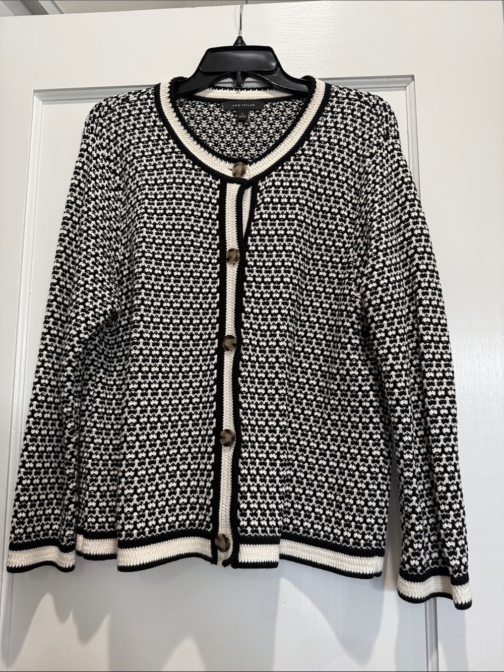 Ann Taylor Black and White Knit lady jacket size XL